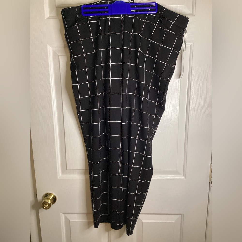 Liz Claiborne Emma ankle length  size 18